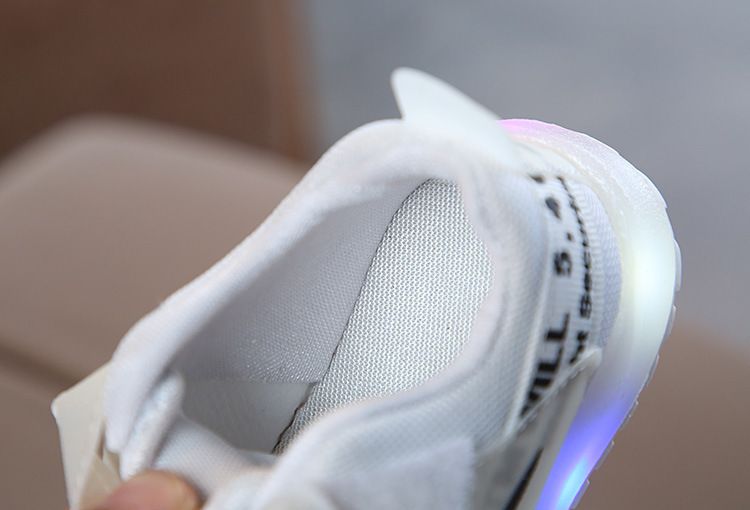 Children's Luminous Shoes Boys And Girls Shining Light Mesh Sneakers Little Kids Glowing Sneakers Children's LED Light Up Shoes