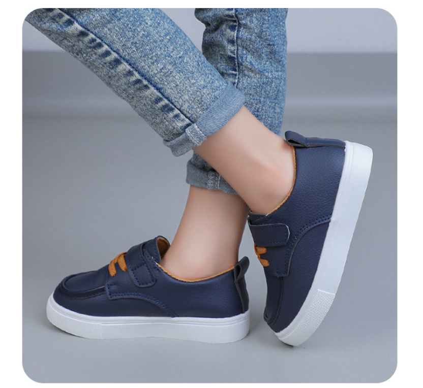 New lightweight soft sole breathable versatile men's loafers casual board shoes leather shoes