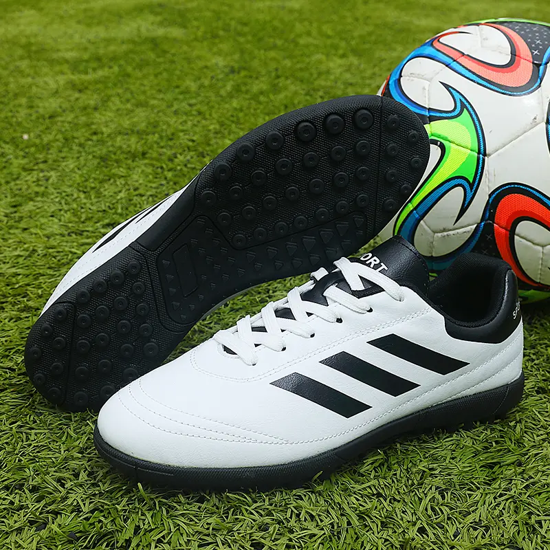 Football shoes with broken nails for male and female primary and secondary school students training, artificial turf wear-resistant sneakers  Soccer