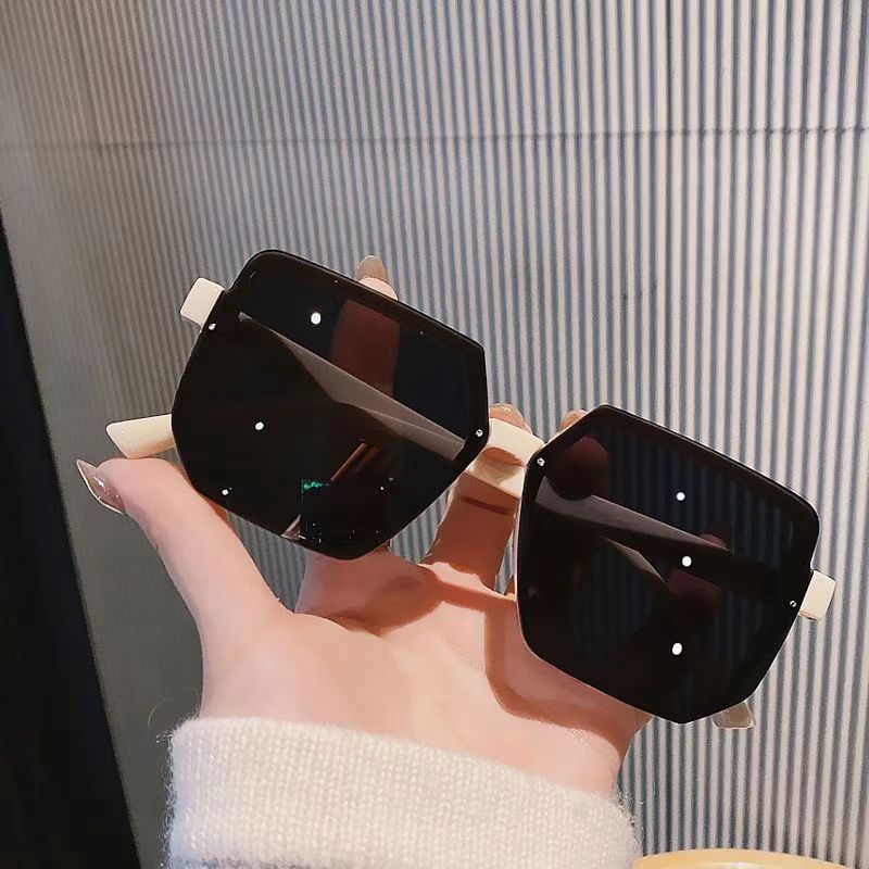 Sun Glasses UV400 Protection Eyewear Resin Lens for Women and Men Optical Glasses Spectacle Sport Fashion Business Goggles Eyeglasses Rimless Glasses Valentines Christmas New year Gift