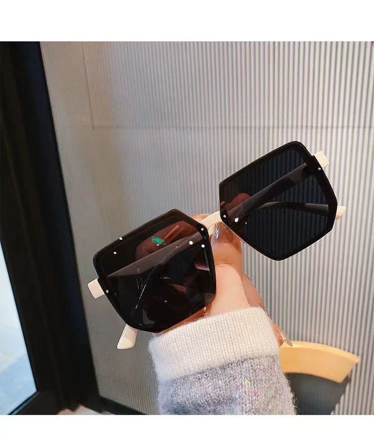 Sun Glasses UV400 Protection Eyewear Resin Lens for Women and Men Optical Glasses Spectacle Sport Fashion Business Goggles Eyeglasses Rimless Glasses Valentines Christmas New year Gift