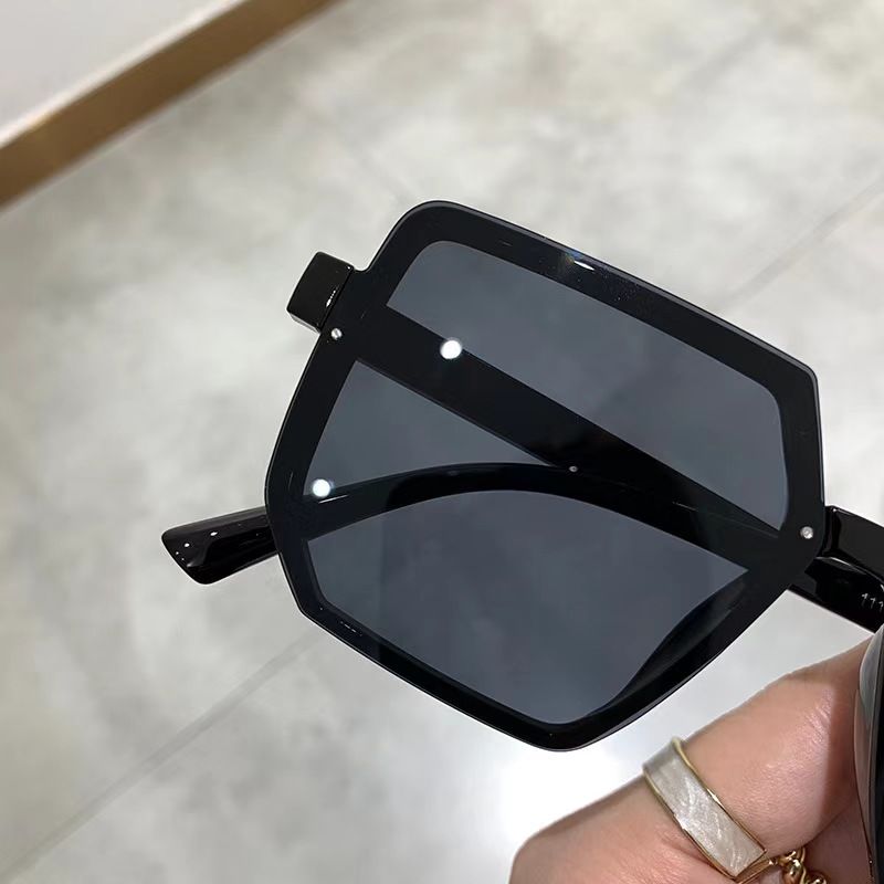Sun Glasses UV400 Protection Eyewear Resin Lens for Women and Men Optical Glasses Spectacle Sport Fashion Business Goggles Eyeglasses Rimless Glasses Valentines Christmas New year Gift
