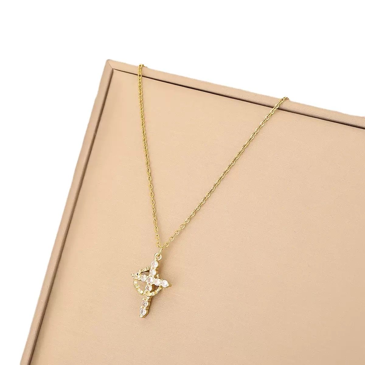 Women Necklace Ladies Crystal Iced Diamond Cross Pendant Necklaces Collarbone Choker Clavicle Chain Jewelry Luxury Fashion Accessories Christmas Birthday Gift