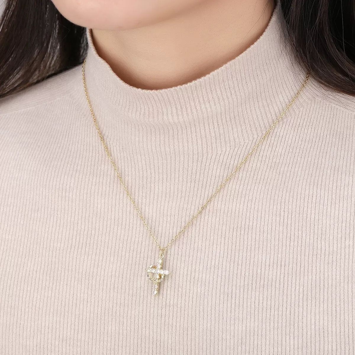 Women Necklace Ladies Crystal Iced Diamond Cross Pendant Necklaces Collarbone Choker Clavicle Chain Jewelry Luxury Fashion Accessories Christmas Birthday Gift