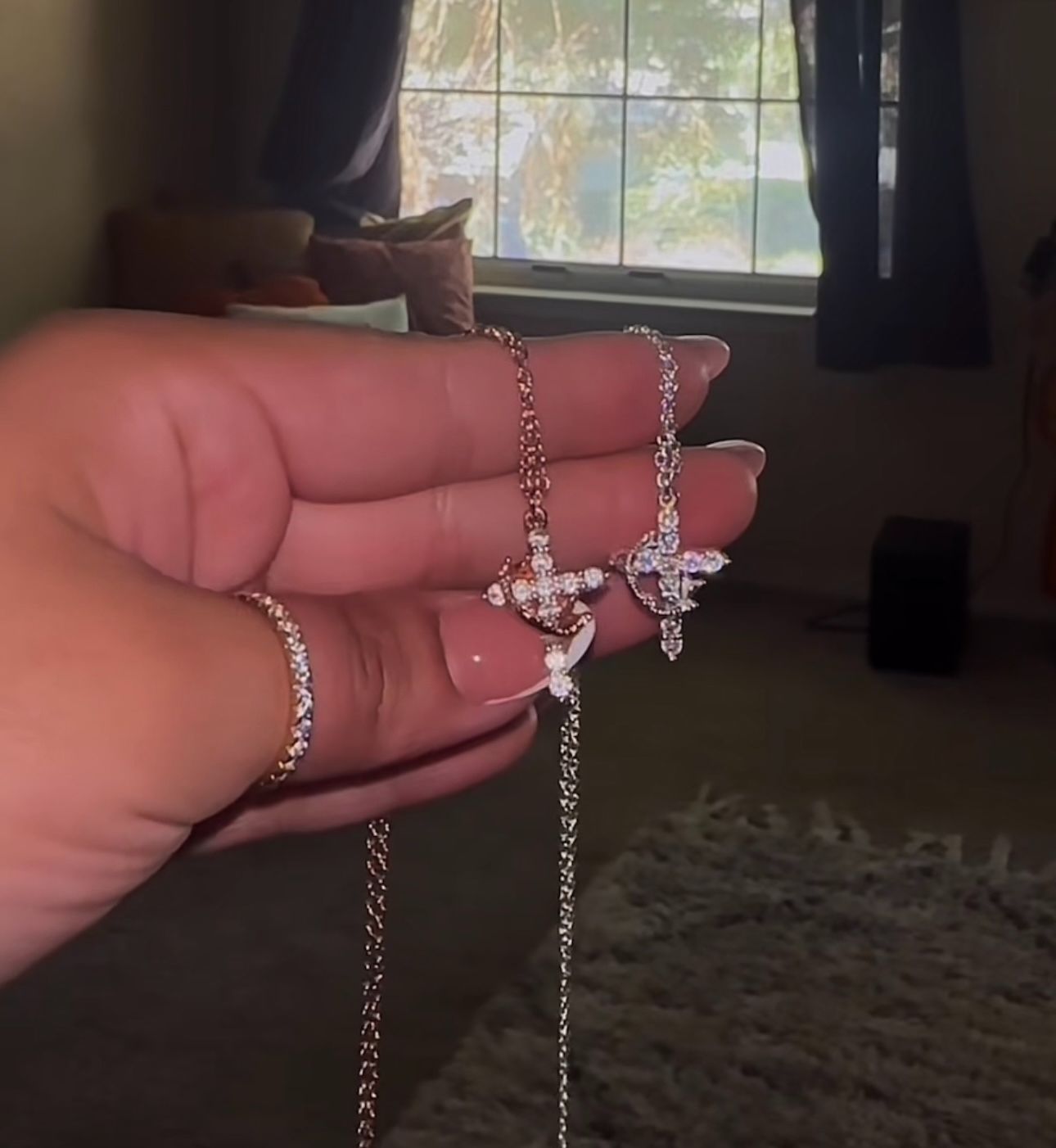 Women Necklace Ladies Crystal Iced Diamond Cross Pendant Necklaces Collarbone Choker Clavicle Chain Jewelry Luxury Fashion Accessories Christmas Birthday Gift