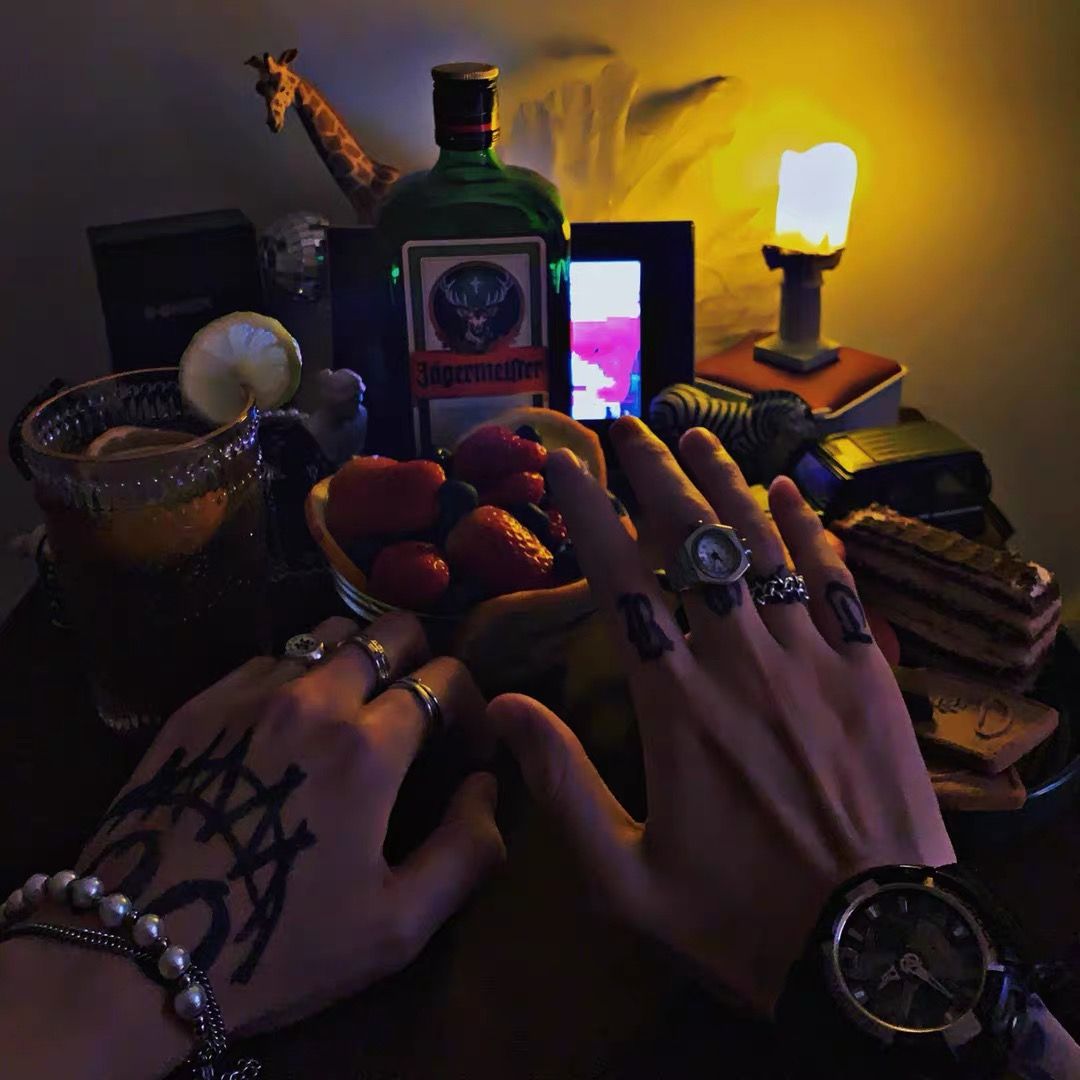 Ring Watch New Hot Selling Creative Alloy Shell Finger Circular Dial Couple Men And Women Finger Watch Ring Creative Movement Fashion Accessories Vintage Shell Quartz Watch Men Jewelry Women Gift