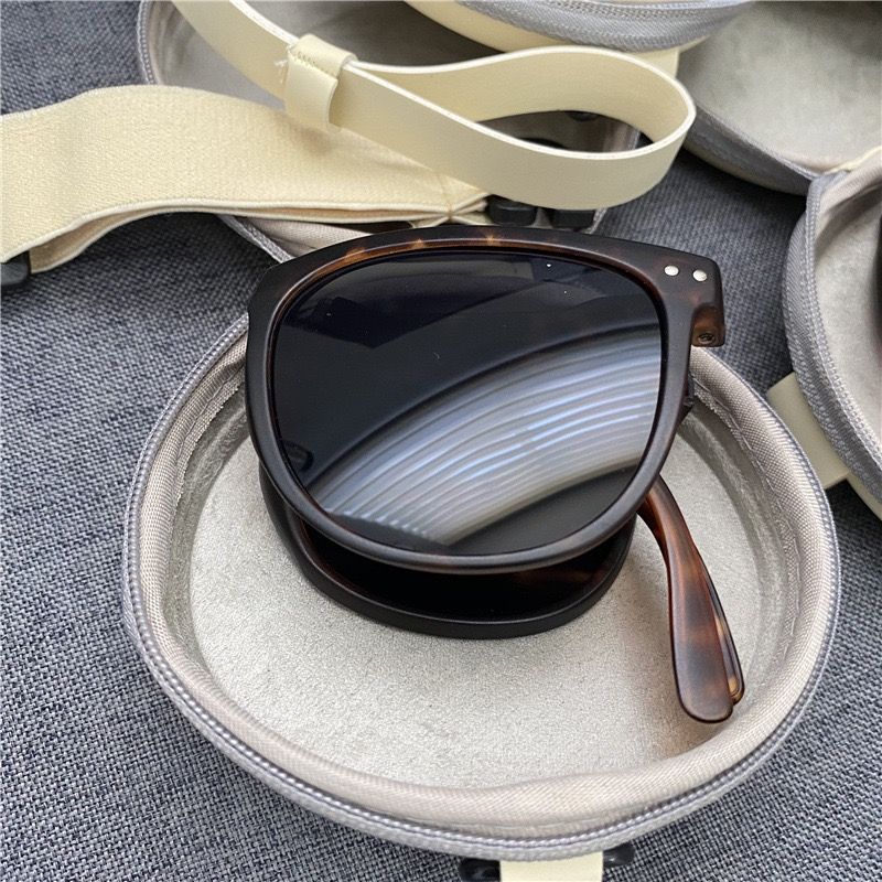Folding Sunglasses Portable Ultra Light Sun Protection UV Protection Sun Glasses For Men And Women Fashion Air Cushion Eyewears UV 400 Polarized Anti UVA UVB Oversized Square With Case Gift Box