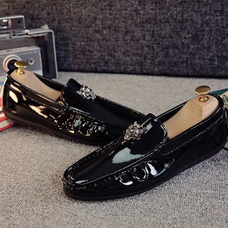 Gentlemans flats shoes for mens loafers shoes New men's patent leather shiny beanie shoes in spring men's single shoesbreathable and trendy soft soles British casual lazy leather shoes