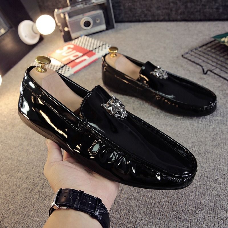 Gentlemans flats shoes for mens loafers shoes New men's patent leather shiny beanie shoes in spring men's single shoesbreathable and trendy soft soles British casual lazy leather shoes