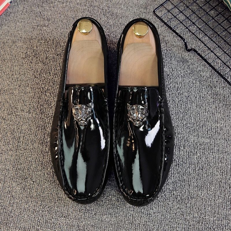 Gentlemans flats shoes for mens loafers shoes New men's patent leather shiny beanie shoes in spring men's single shoesbreathable and trendy soft soles British casual lazy leather shoes