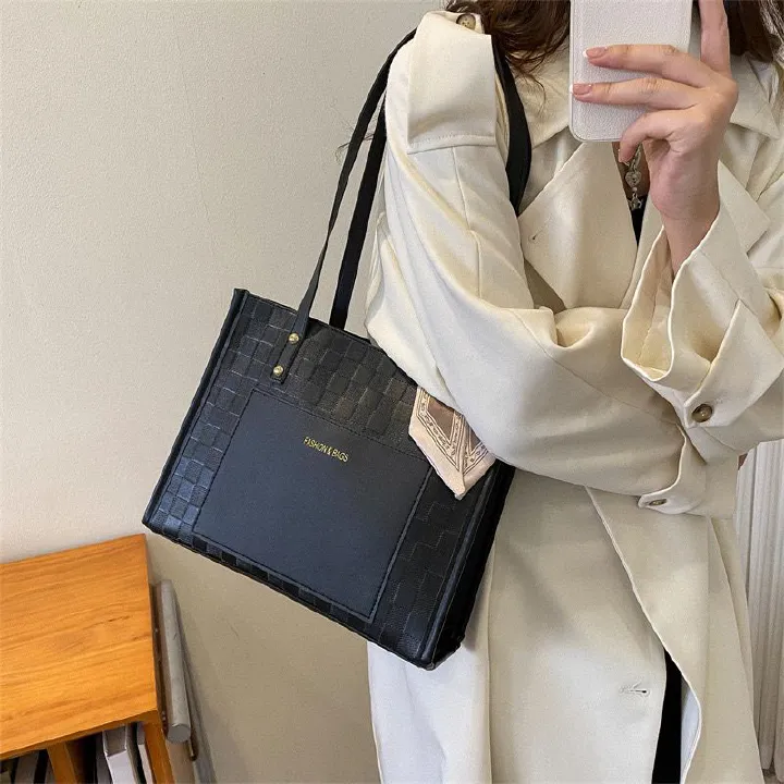 New Arrivals PU Leather Shoulder Bag with Zipper Closure, Stylish and Spacious Tote Bag for Women, No Washing Required
