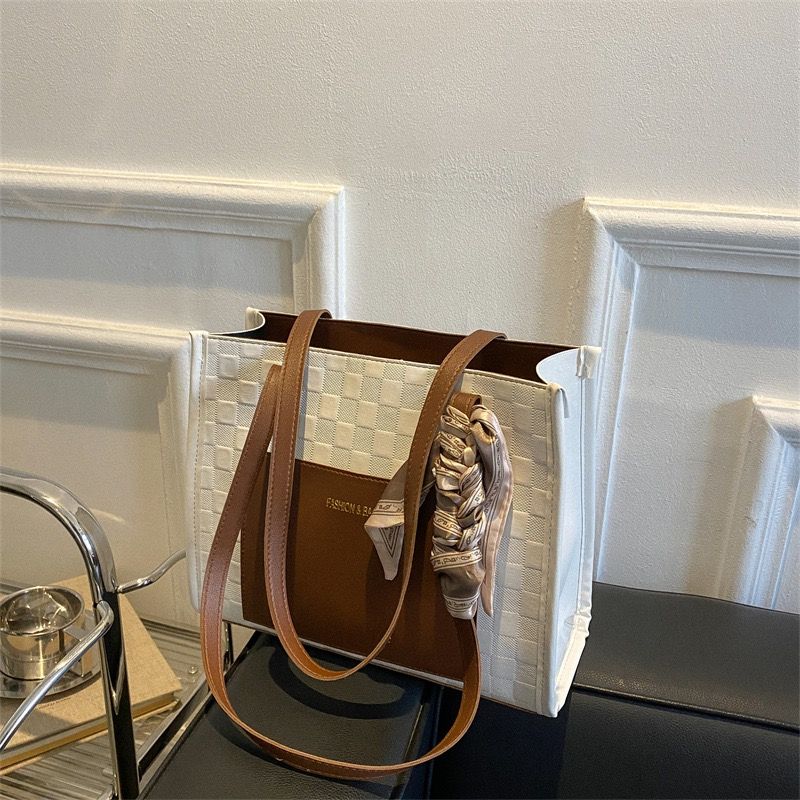New Arrivals PU Leather Shoulder Bag with Zipper Closure, Stylish and Spacious Tote Bag for Women, No Washing Required