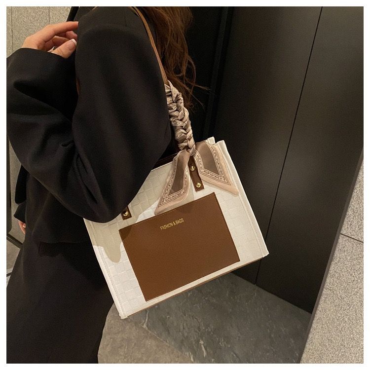 New Arrivals PU Leather Shoulder Bag with Zipper Closure, Stylish and Spacious Tote Bag for Women, No Washing Required