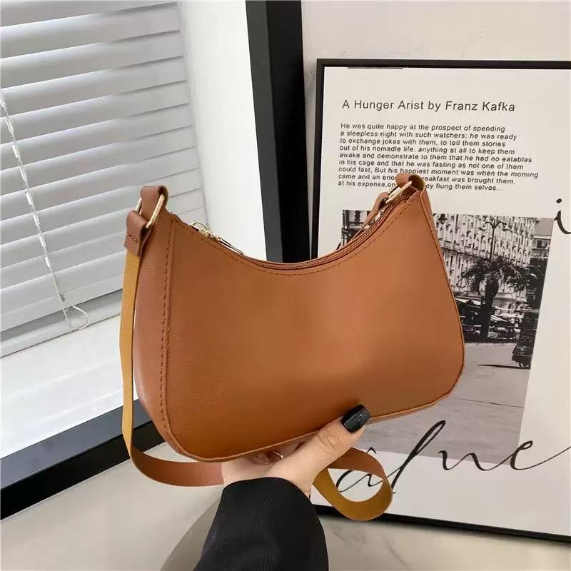 New Arrivals Fashion Handbag Small Square Bag Western Style Shoulder Bag Fashion Handbag Underarm Bag