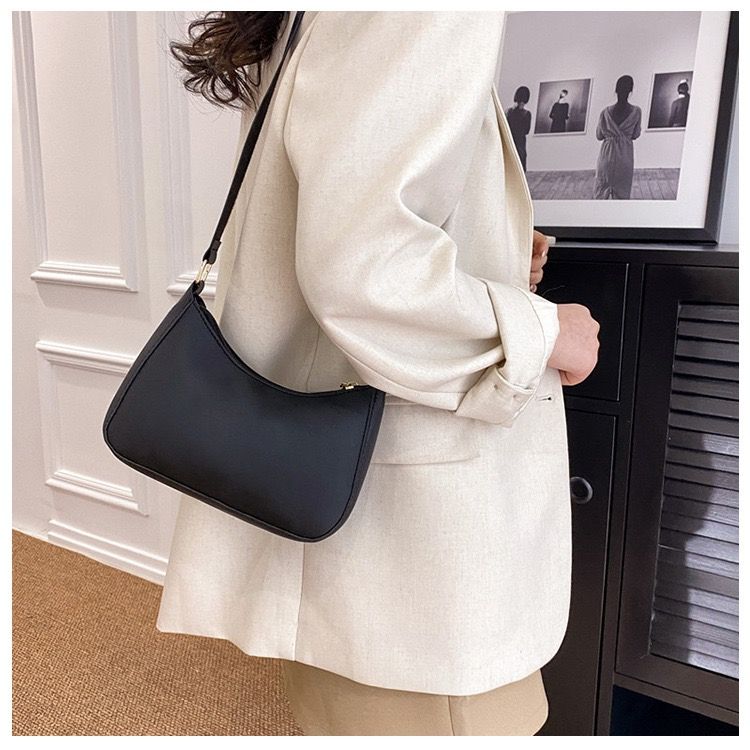 New Arrivals Fashion Handbag Small Square Bag Western Style Shoulder Bag Fashion Handbag Underarm Bag