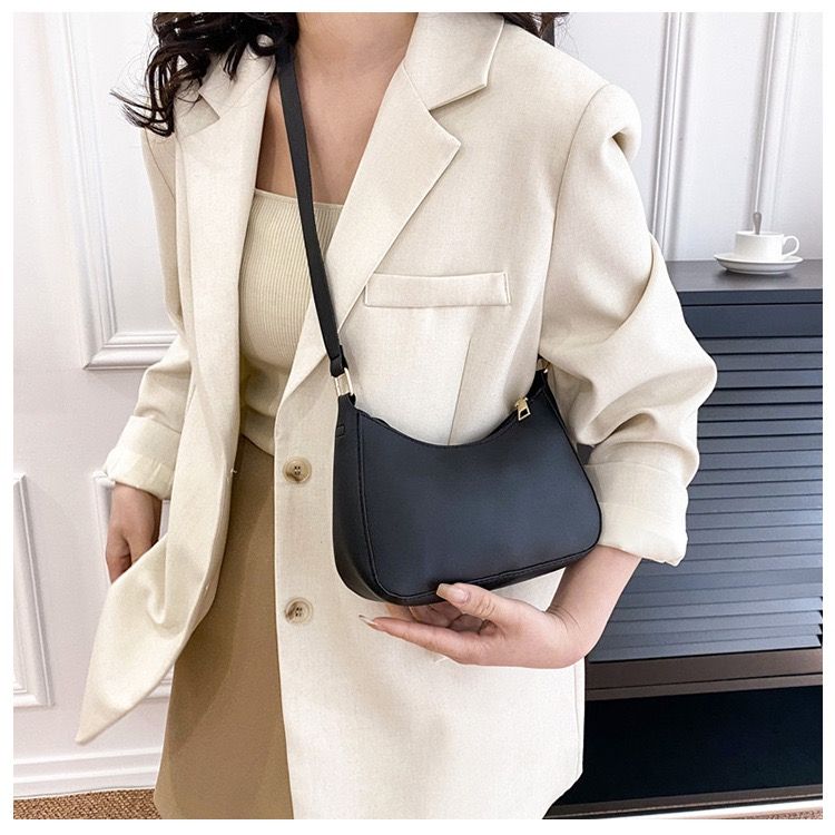 New Arrivals Fashion Handbag Small Square Bag Western Style Shoulder Bag Fashion Handbag Underarm Bag