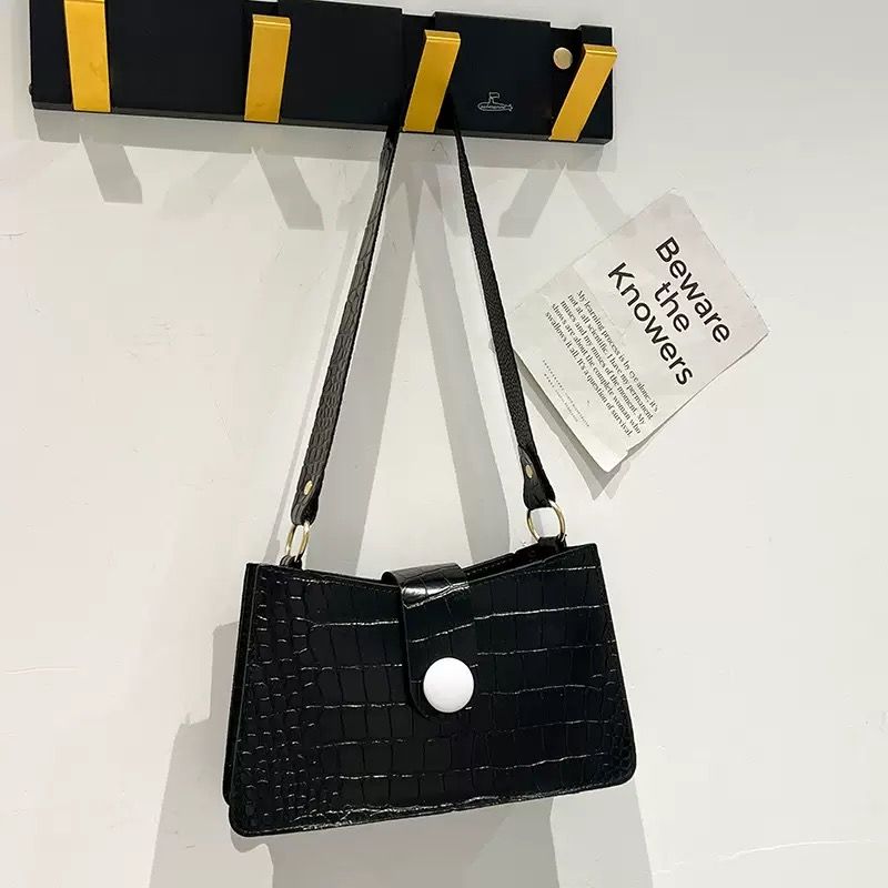 Women's underarm bag Stone grain thick chain shoulder bag Cross-body bag can be carried by hand