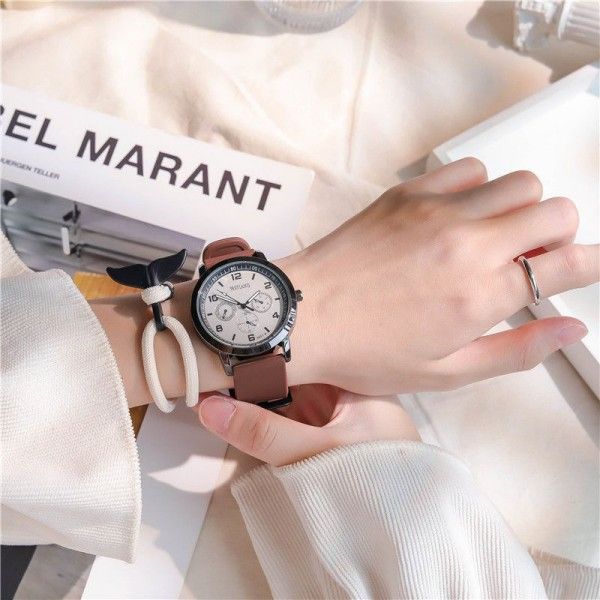 Men Simple Temperament Leisure High Appearance Level Couple Table