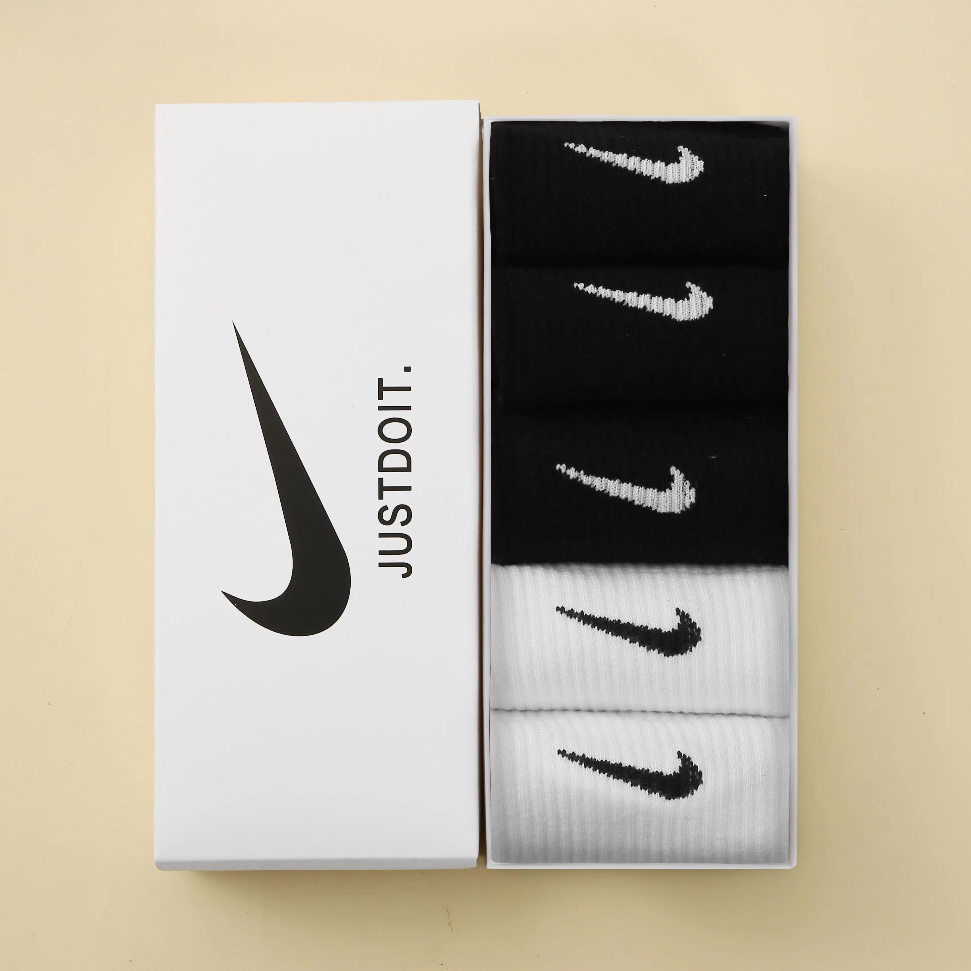 5 Pairs High Quality Men's Socks Men's medium socks Men's autumn and winter sports socks Men's cotton socks