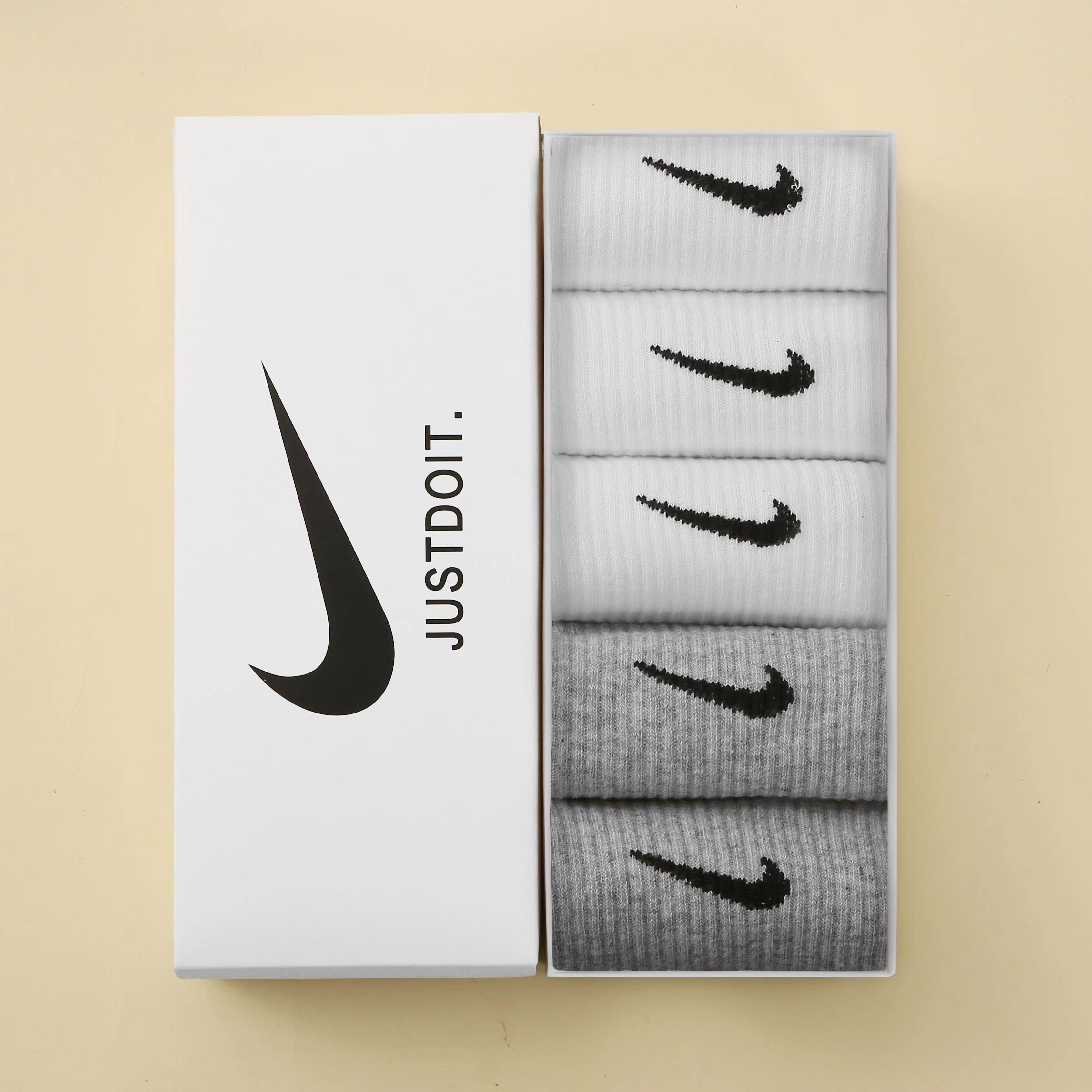 5 Pairs High Quality Men's Socks Men's medium socks Men's autumn and winter sports socks Men's cotton socks