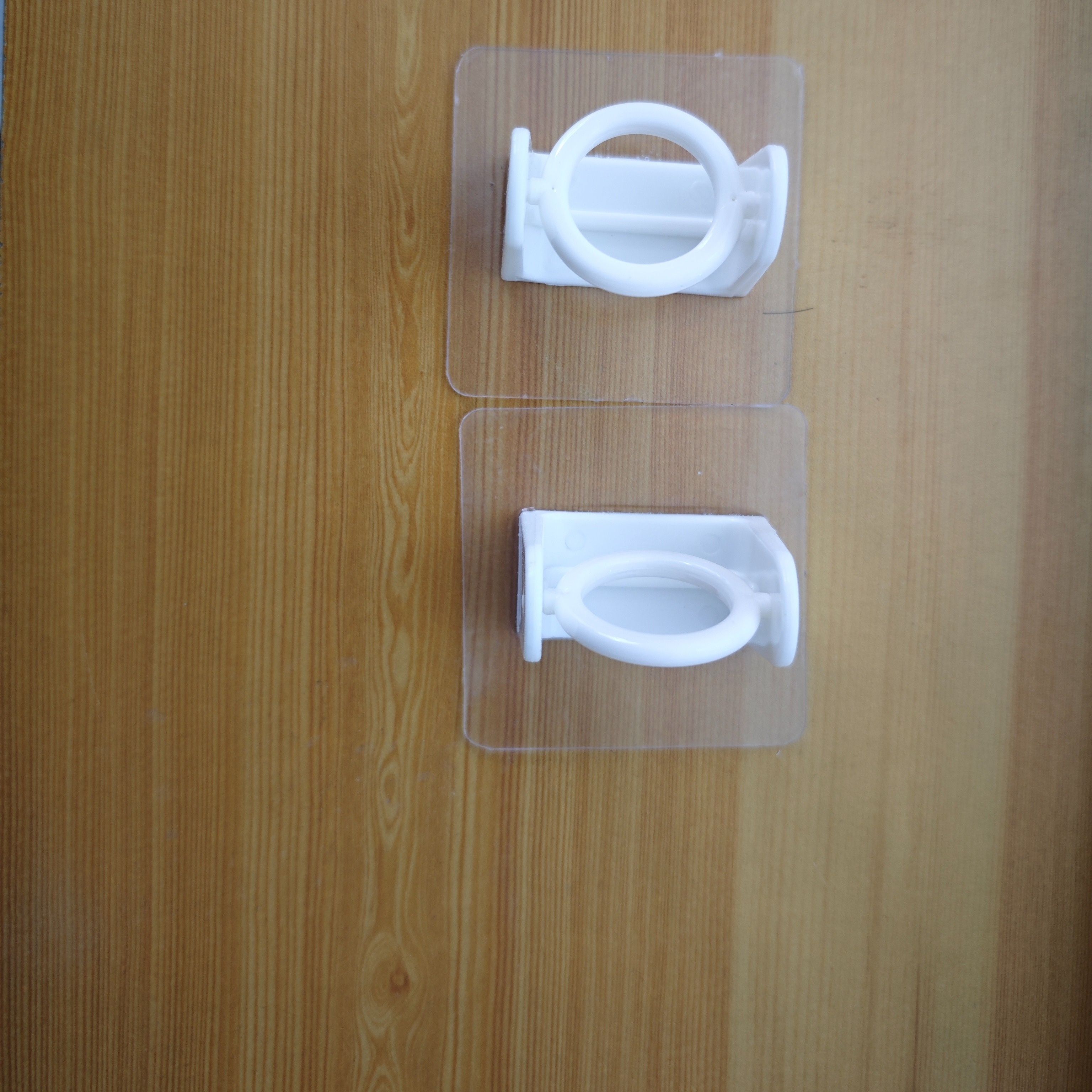 4Pcs Plastic Versatile 360° Swivel Curtain Rod Brackets - Self-Adhesive Adjustable Holders for Secure & Convenient Curtain Hanging in Home & Office