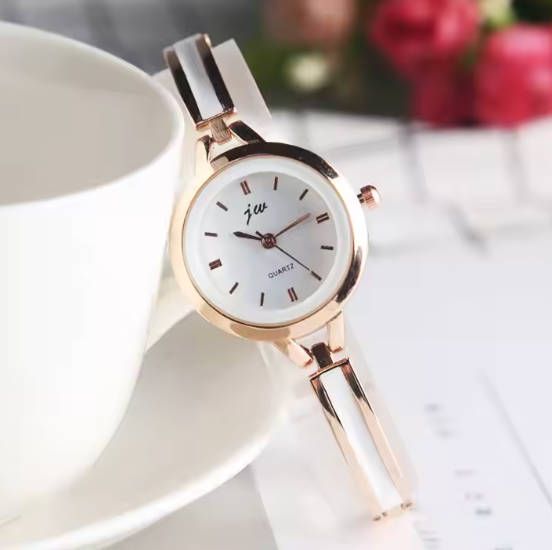 Fast delivery within 1-5 days Women watches Ladies watches Quartz stainless steel strap Classic Girl watches