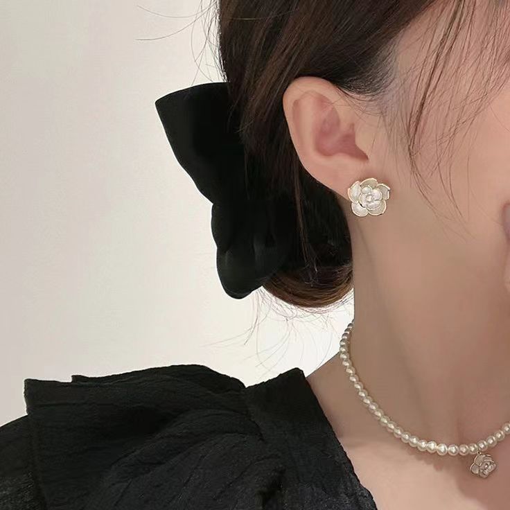 New Silver Pin Earrings Popular High-grade Earrings Camellia Earrings
 Simple Temperament Small Fragrant Wind Earring Beautiful Female Earrings