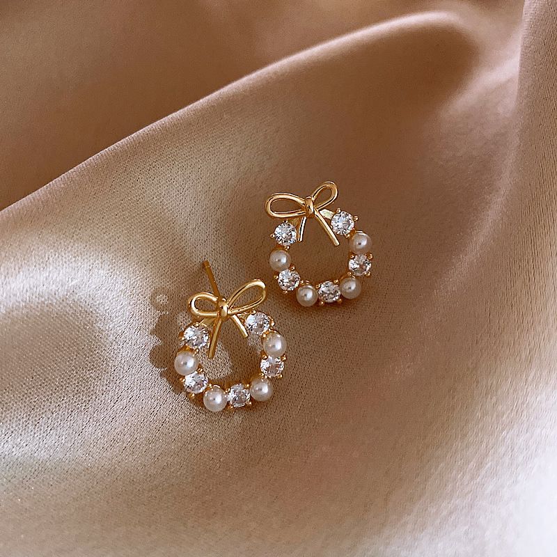 New Silver Pin Earrings Popular High-grade Earrings Design Pearl Earrings Tiny Temperament Premium Earring Beautiful Women's Earrings