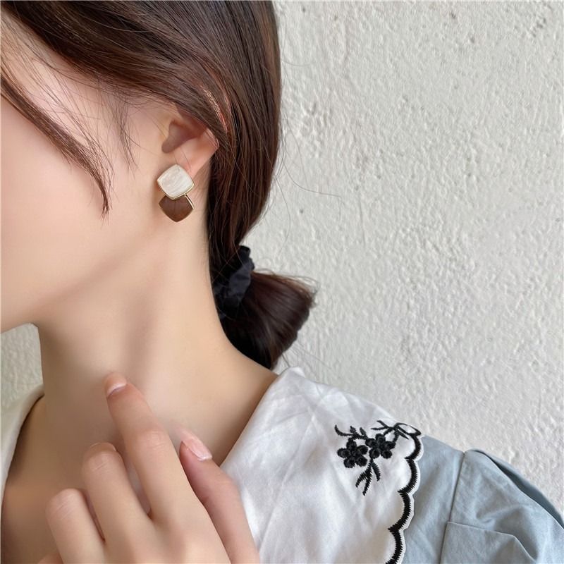 New Silver Pin Earrings Popular High-grade Earrings Geometric Square Earrings Simple Temperament Premium Earring Beautiful Women's Earrings