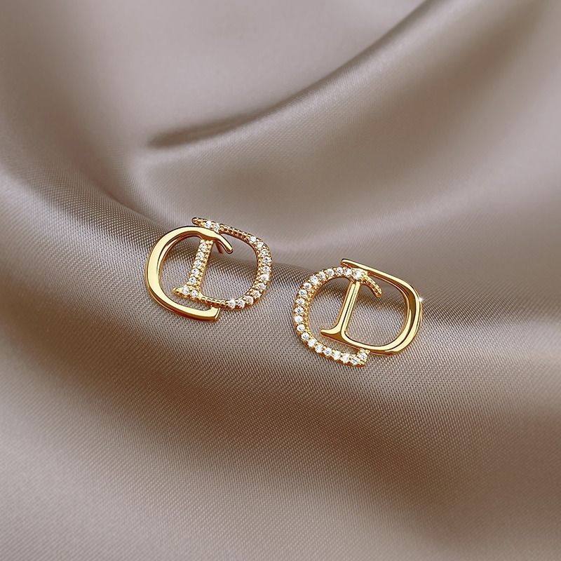 New Silver Pin Earrings Popular High-grade Earrings CD Letter Earrings 
Niche Designs Premium Earring Beautiful Women's Stud Earrings