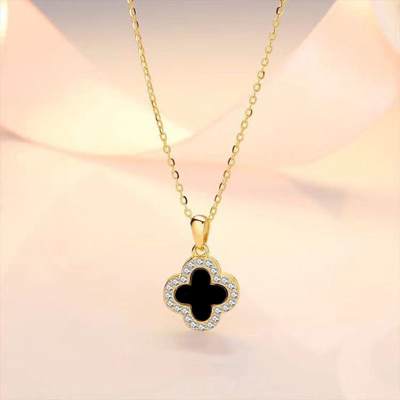 Hot Sale Four Leaf Clover Small Pendant Girls Fashion Temperament Necklace Light Luxury Personality Simple Collarbone Chain