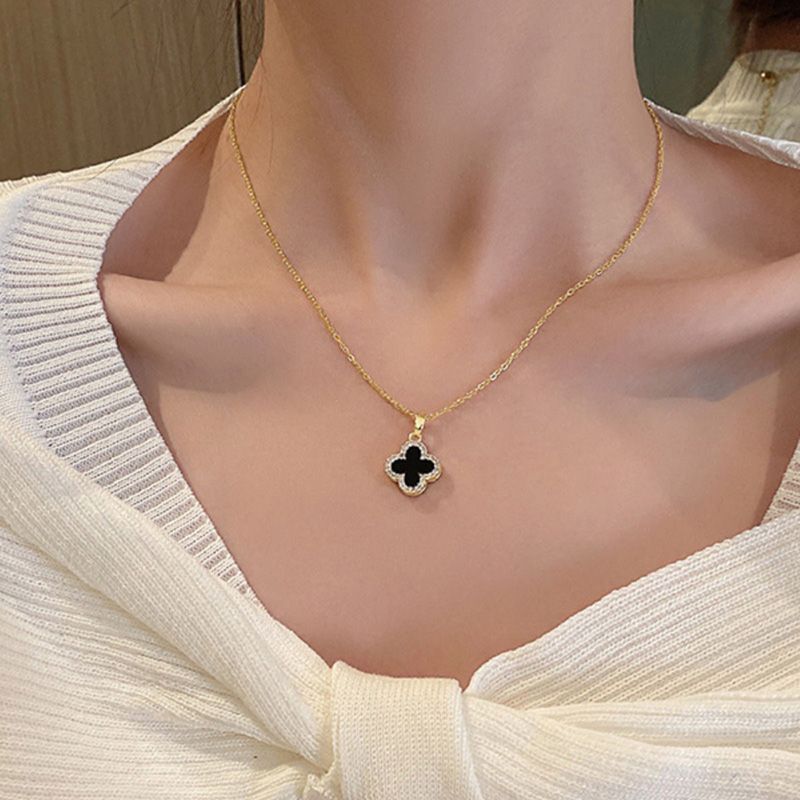 Hot Sale Four Leaf Clover Small Pendant Girls Fashion Temperament Necklace Light Luxury Personality Simple Collarbone Chain