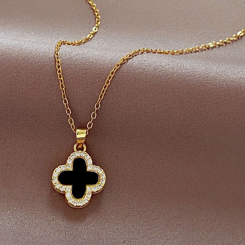 Hot Sale Four Leaf Clover Small Pendant Girls Fashion Temperament Necklace Light Luxury Personality Simple Collarbone Chain
