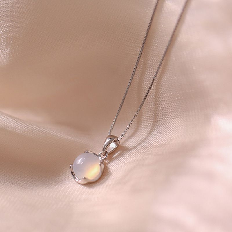 New Fashion Female Small Pendant Double-sided Round Jade Pendant Necklace Hot Selling Personality Temperament Jewellery Beautiful Simple Collarbone Chain White