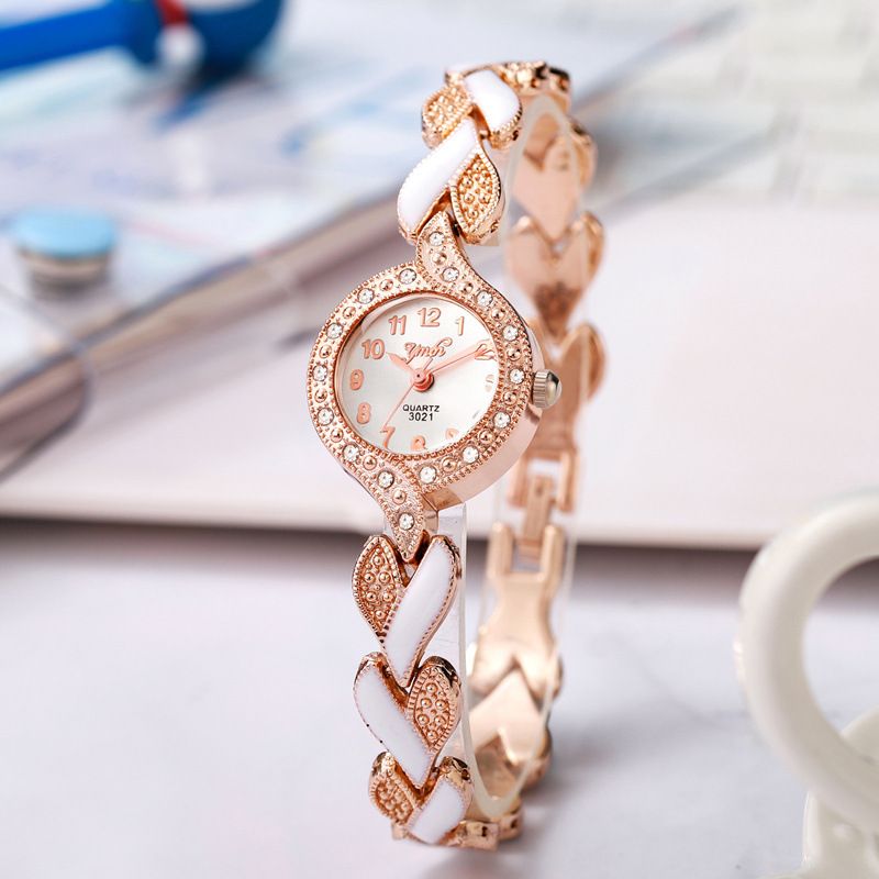 Trendy Personalized Design Watch For Women Girl's Fashion Bracelet Style Trendy Rhinestone Quartz Watch Small Niche Luxury Lady's Nice Wristwatches
