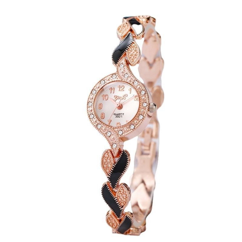 Trendy Personalized Design Watch For Women Girl's Fashion Bracelet Style Trendy Rhinestone Quartz Watch Small Niche Luxury Lady's Nice Wristwatches