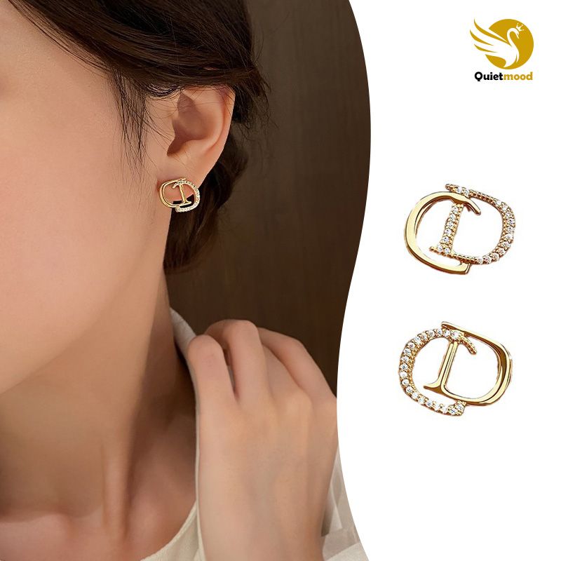 New Silver Pin Earrings Popular High-grade Earrings CD Letter Earrings 
Niche Designs Premium Earring Beautiful Women's Stud Earrings