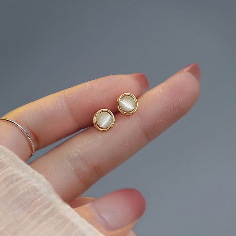 New Silver Pin Earrings Popular High-grade Earrings Cat's Eye Stone Earrings Mini Earrings Premium Earring Pretty Women's Stud Earrings