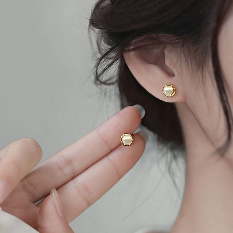 New Silver Pin Earrings Popular High-grade Earrings Cat's Eye Stone Earrings Mini Earrings Premium Earring Pretty Women's Stud Earrings