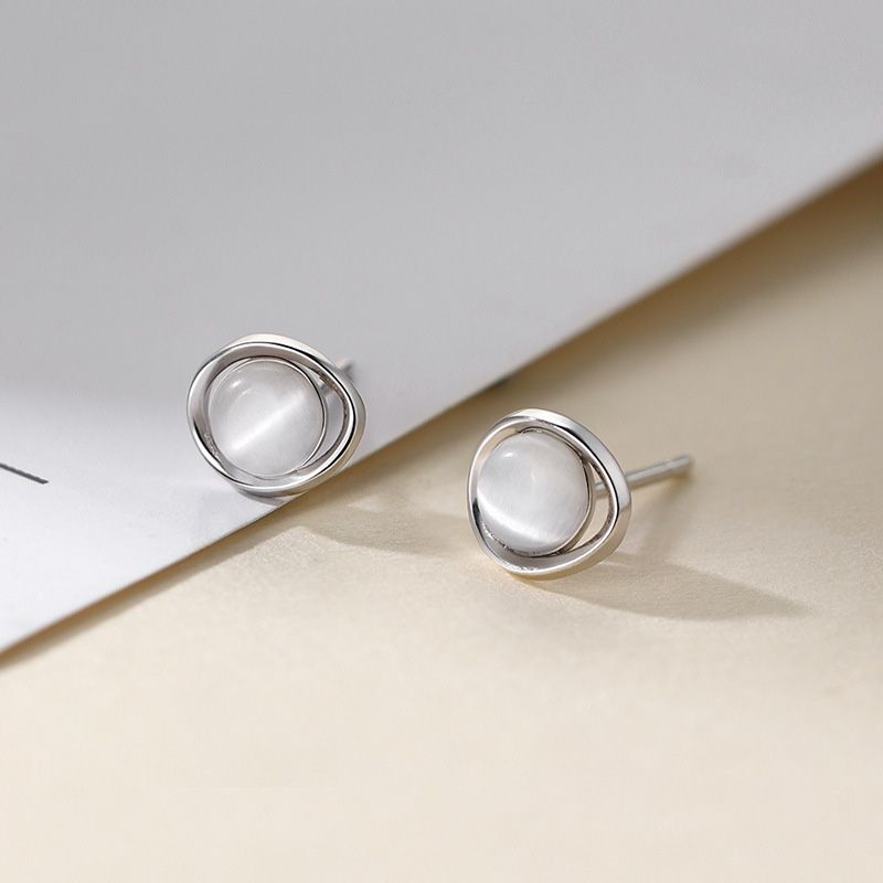 New Silver Pin Earrings Popular High-grade Earrings Cat's Eye Stone Earrings Mini Earrings Premium Earring Pretty Women's Stud Earrings