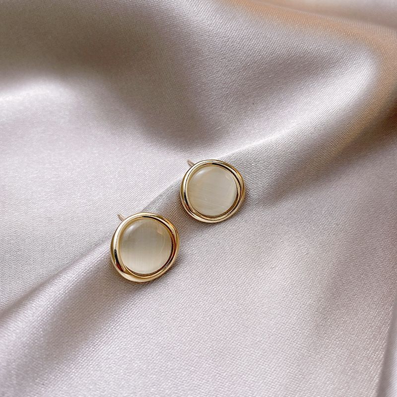 New Silver Pin Earrings Popular High-grade Earrings Cat's Eye Stone Earrings Mini Earrings Premium Earring Pretty Women's Stud Earrings