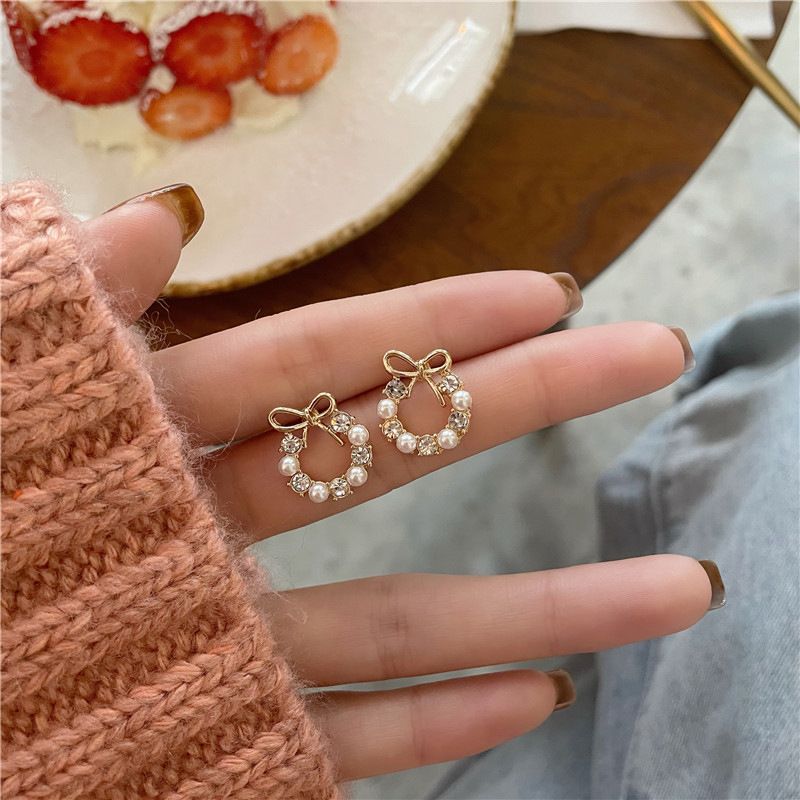 New Silver Pin Earrings Popular High-grade Earrings Design Pearl Earrings Tiny Temperament Premium Earring Beautiful Women's Earrings