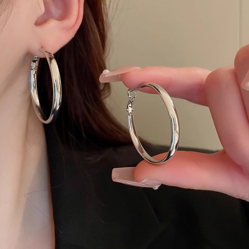 Silver Needle French Metal Circle Earrings New Trendy Earrings Niche Design Unique Temperament Earrings