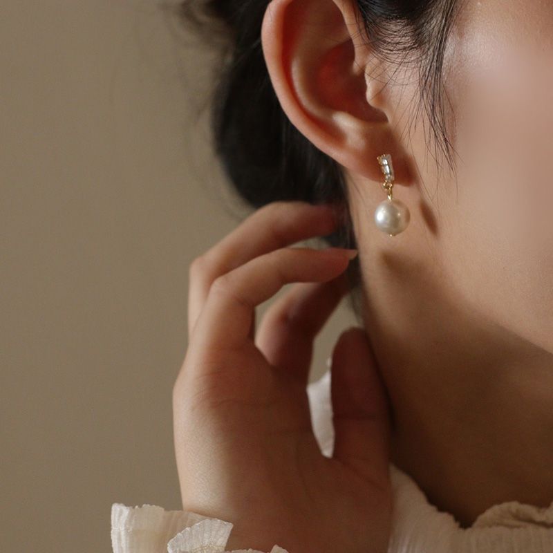 Silver Needle Pearl Earrings Light Luxury Niche High-End Design Women's New Trendy Earrings Earrings Temperament Classy Earrings