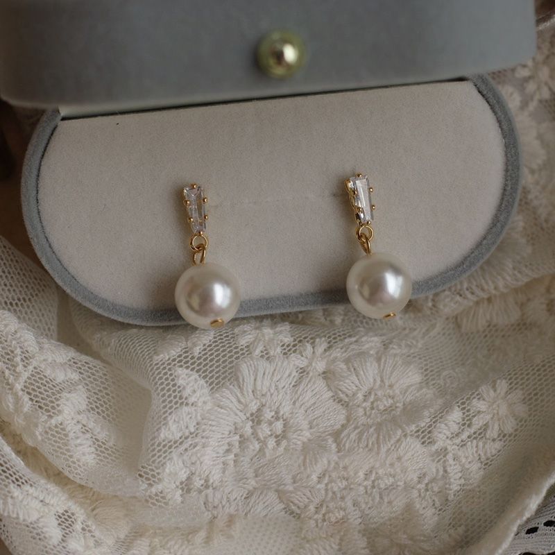 Silver Needle Pearl Earrings Light Luxury Niche High-End Design Women's New Trendy Earrings Earrings Temperament Classy Earrings