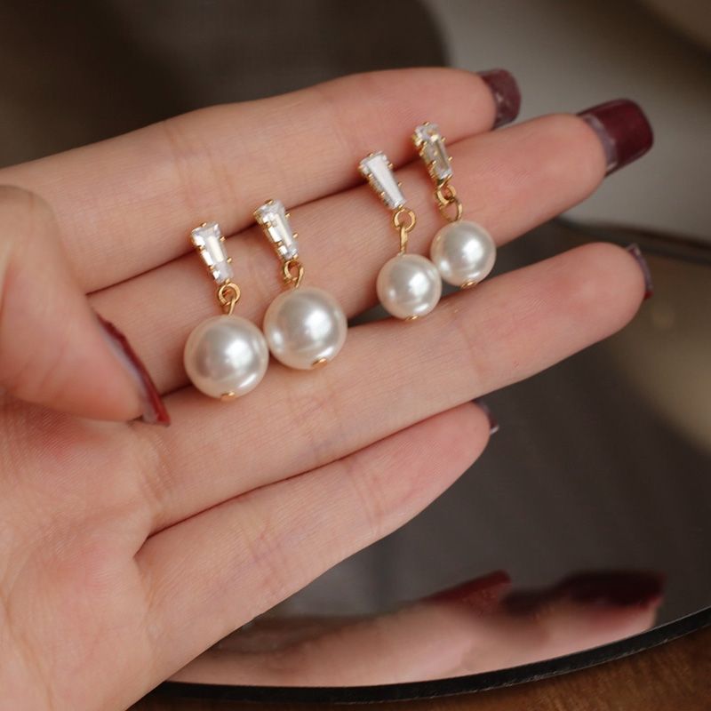 Silver Needle Pearl Earrings Light Luxury Niche High-End Design Women's New Trendy Earrings Earrings Temperament Classy Earrings