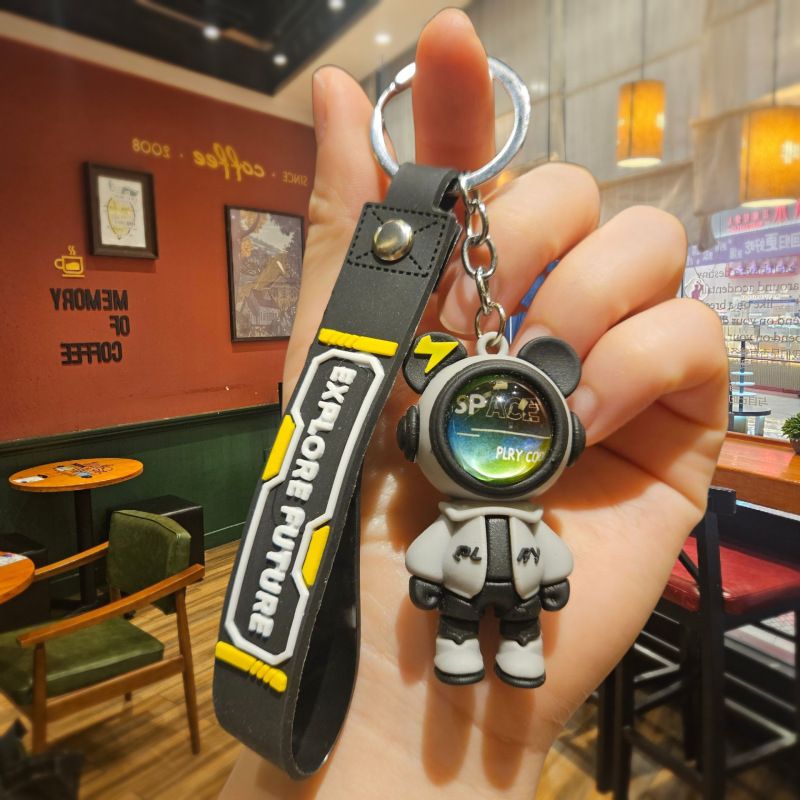 Trendy And Cool Space Man Bear Keychain Cartoon Cool Car Keychain Student School Bag Pendant Small Gift Keyrings