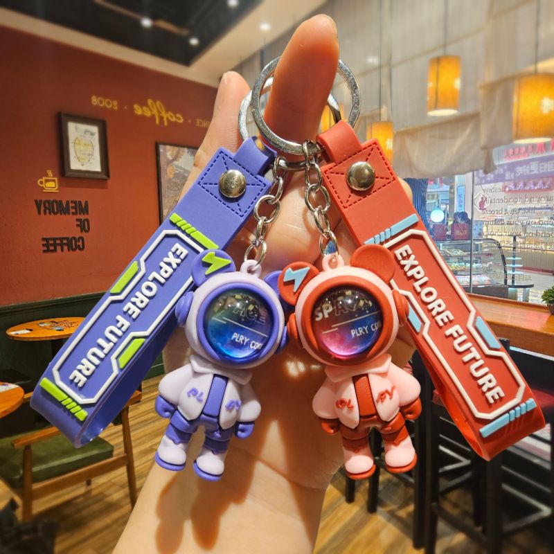 Trendy And Cool Space Man Bear Keychain Cartoon Cool Car Keychain Student School Bag Pendant Small Gift Keyrings