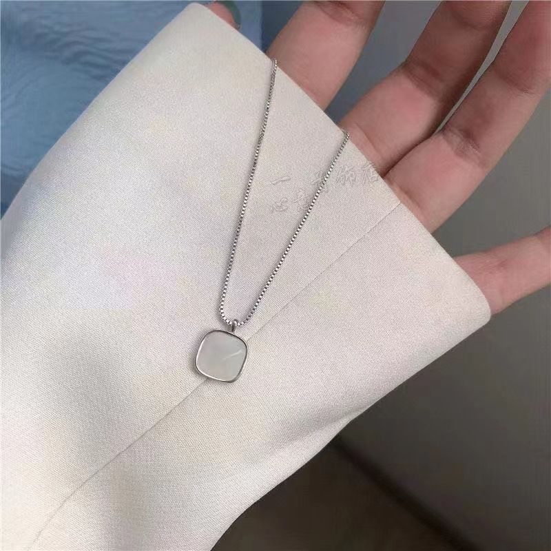 Upgraded Version New Square White Block Women's Necklace Simple Temperament White Fashion Pendant Pretty Simple Girl's Collarbone Chain