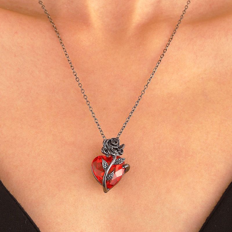 Temperament Light Luxury Niche Design Love Rose Necklace Gothic Dark Design Tangled Flowers Heart-Shaped Collarbone Chain Birthday Gift